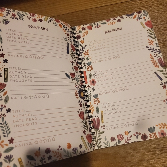 Owlcrate Floral Reading Planner book - Picture 9 of 9
